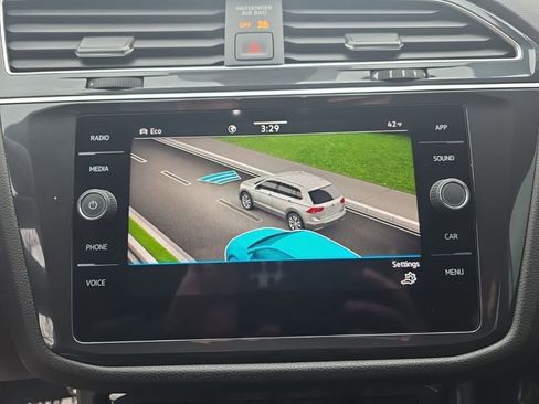 Certified 2024 Volkswagen Tiguan SE R-Line image 15