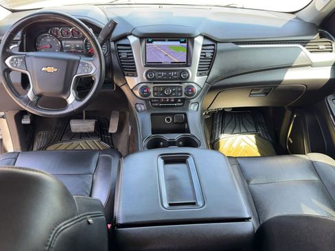 Used 2017 Chevrolet Suburban LT image 30