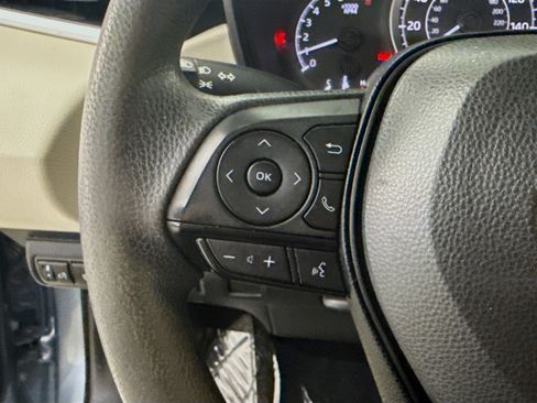 Used 2022 Toyota Corolla LE FWD image 14