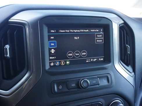Used 2024 Chevrolet Silverado 1500 Custom AWD/4WD image 33