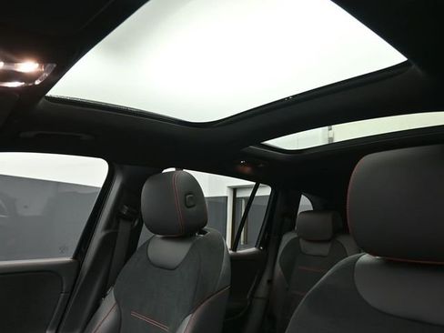 Certified 2023 Mercedes-Benz GLB 250 image 2