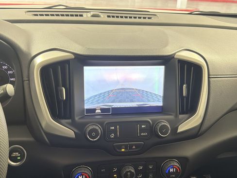 Used 2022 GMC Terrain SLE w/ Driver Convenience Package image 19