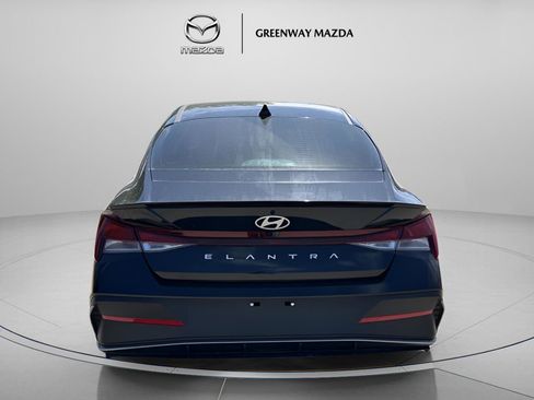 Used 2025 Hyundai Elantra Sport image 6