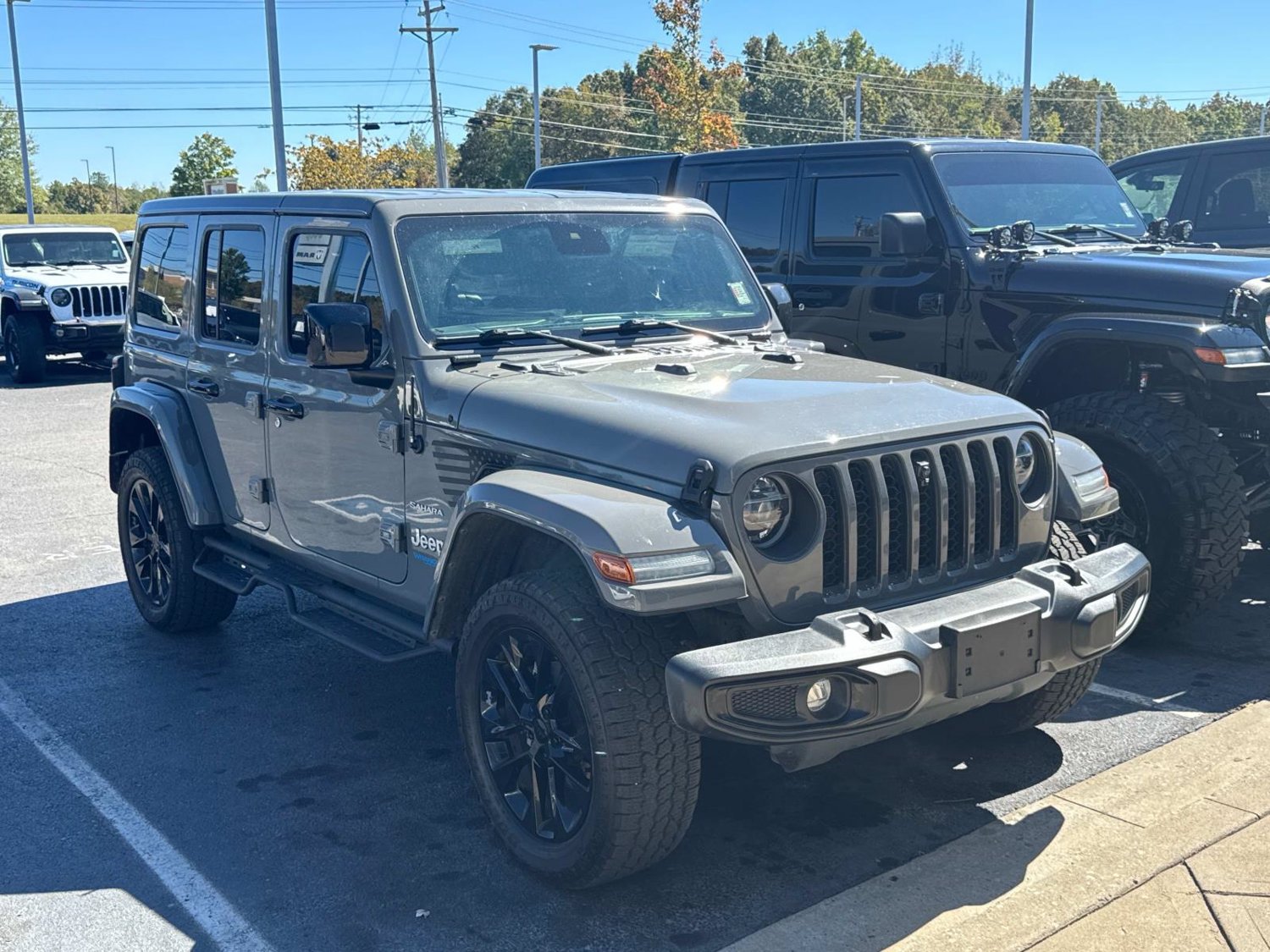 Used 2021 Jeep Wrangler Unlimited Sahara w/ Cold Weather Group AWD/4WD image 2