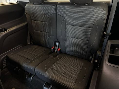 Used 2021 GMC Acadia SLE w/ Driver Convenience Package image 8