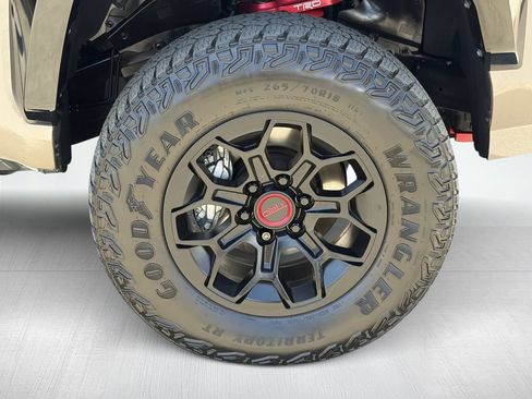 Certified 2025 Toyota Tacoma TRD Pro AWD/4WD image 14