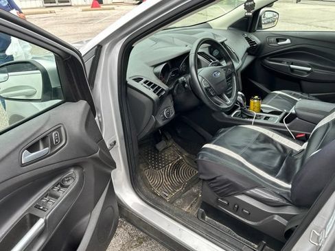 Used 2019 Ford Escape SEL AWD/4WD image 2