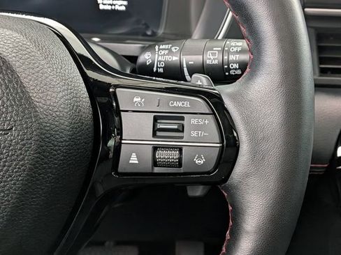 Used 2025 Honda Pilot Black Edition image 28