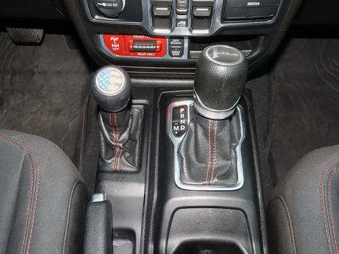 Used 2020 Jeep Gladiator Rubicon image 23