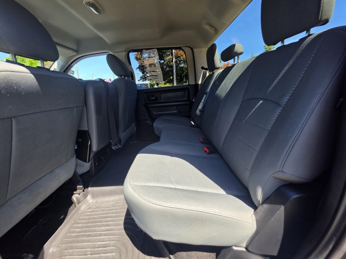 Used 2014 RAM 2500 Tradesman w/ Chrome Appearance Group AWD/4WD image 11