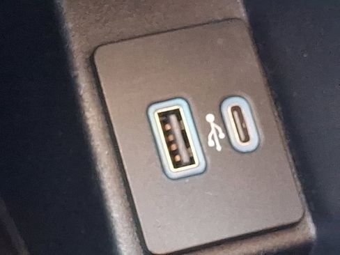 Certified 2024 Ford Edge Titanium image 24