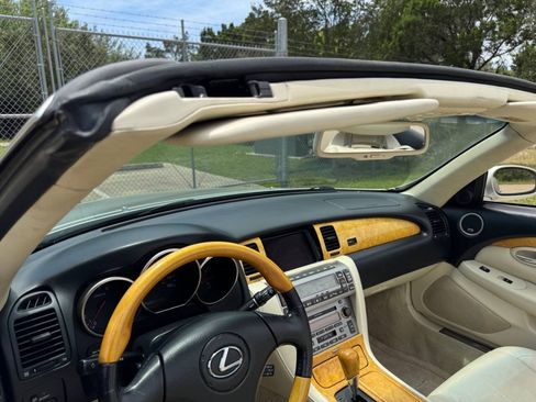 Used 2005 Lexus SC 430 Convertible RWD image 25