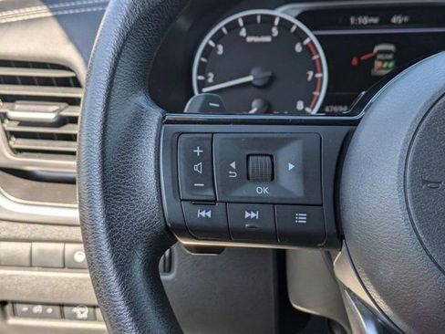 Used 2023 Nissan Rogue SV image 19