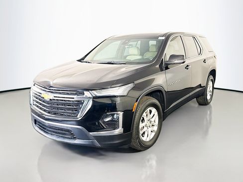 Used 2023 Chevrolet Traverse LS FWD image 4