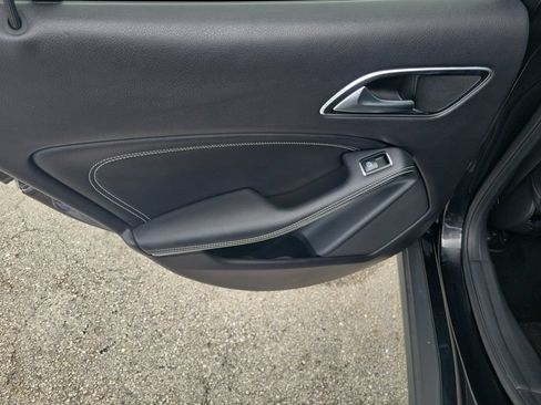 Used 2019 Mercedes-Benz GLA 250 image 18