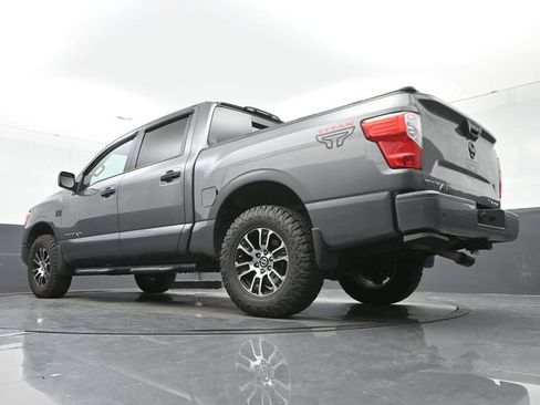 Used 2021 Nissan Titan SV w/ SV Convenience Package AWD/4WD image 14