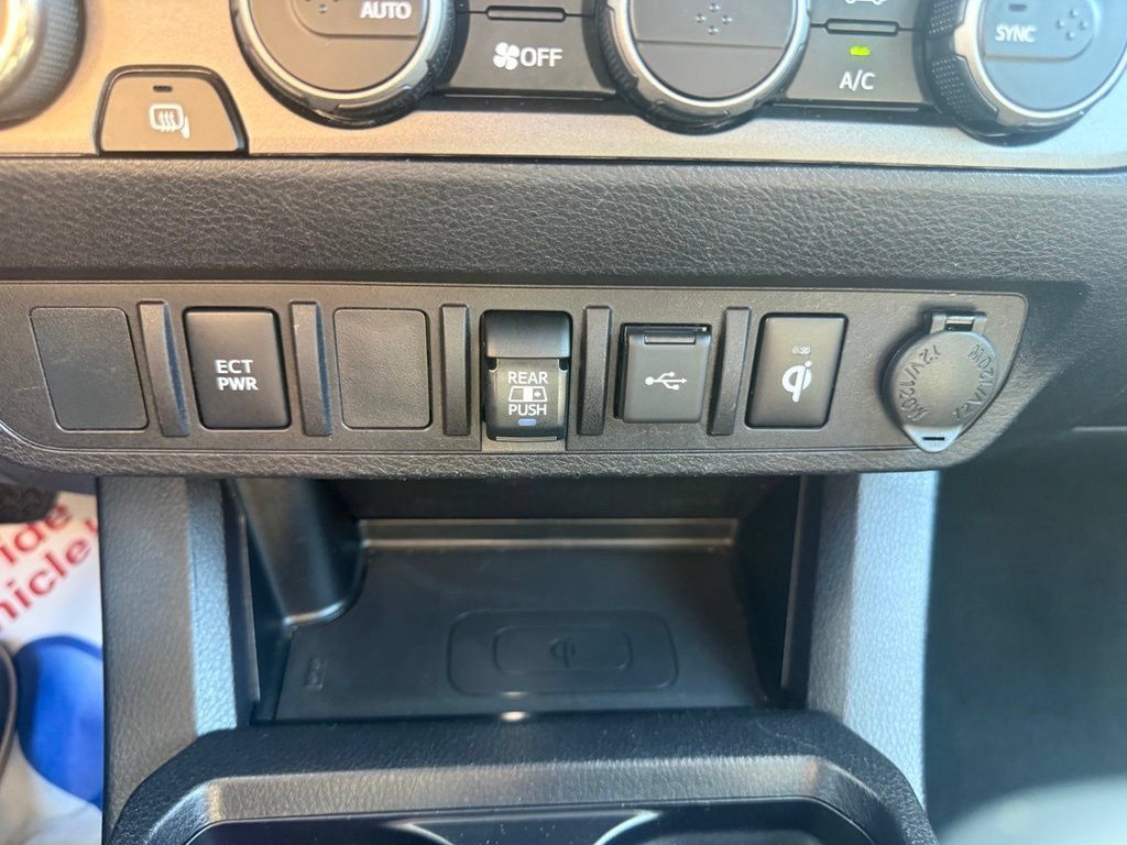 Used 2021 Toyota Tacoma TRD Sport AWD/4WD image 30