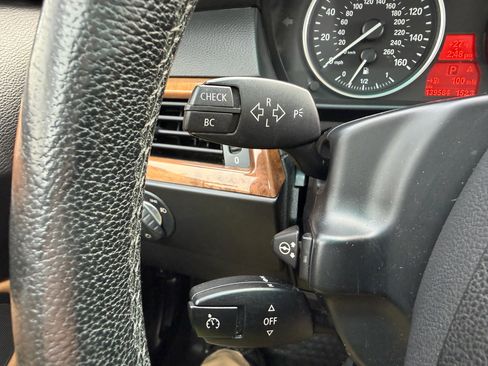 Used 2009 BMW 528i xDrive Sedan image 28