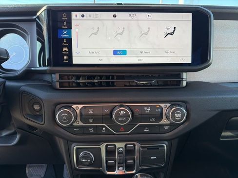 New 2026 Jeep Gladiator Sport AWD/4WD image 31