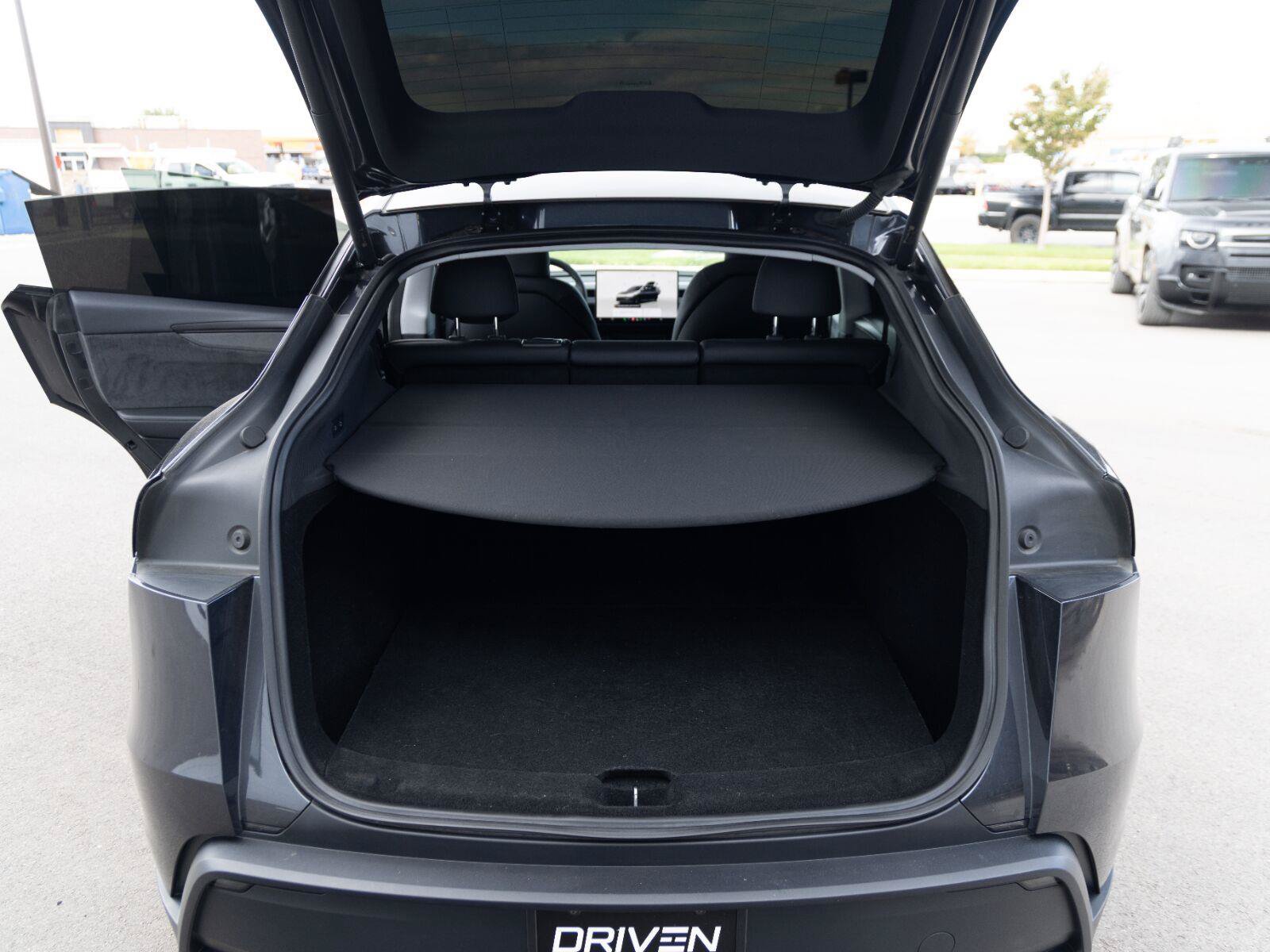 Used 2026 Tesla Model Y Long Range AWD/4WD image 17