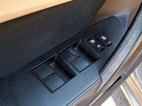Used 2016 Toyota Corolla LE FWD image 15