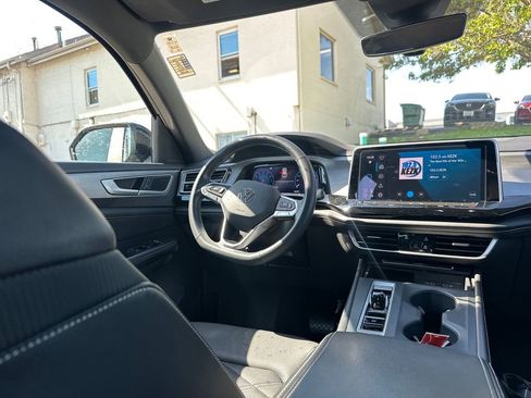 Used 2024 Volkswagen Atlas Cross Sport SE AWD/4WD image 18