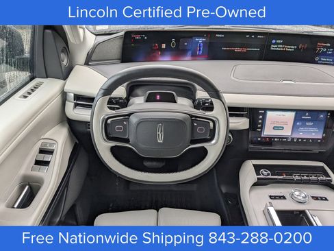Certified 2025 Lincoln Navigator Reserve image 18