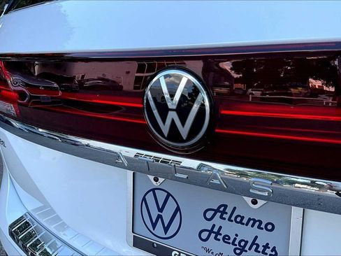 New 2026 Volkswagen Atlas SE image 15
