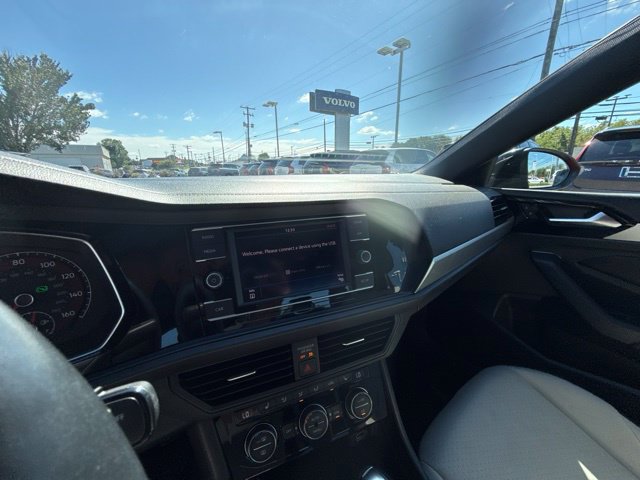 Used 2019 Volkswagen Jetta R-Line FWD image 18