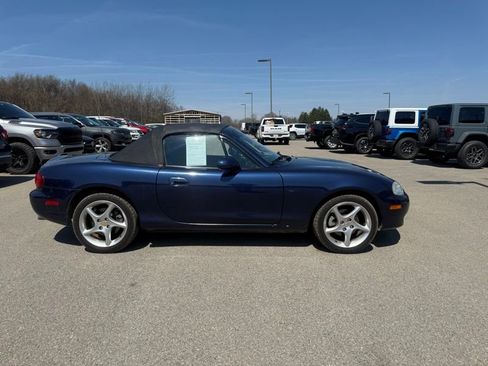 Used 2003 MAZDA MX-5 Miata image 5