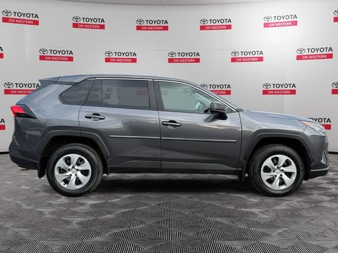 Used 2022 Toyota RAV4 LE image 2