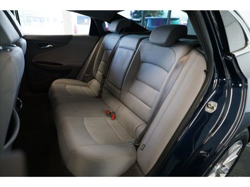 Used 2020 Chevrolet Malibu LT image 12