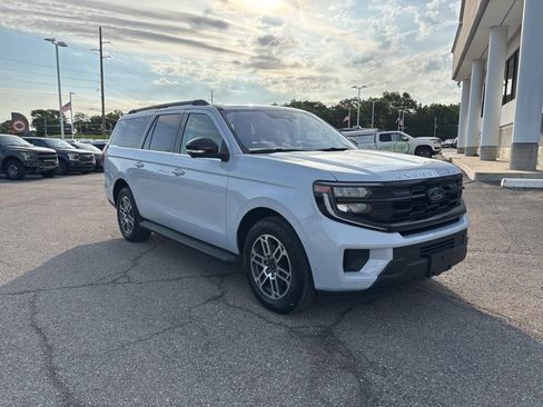 Certified 2025 Ford Expedition Max Active AWD/4WD image 1