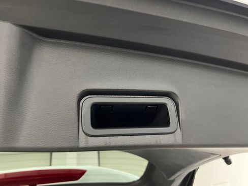 Used 2024 Nissan Rogue S image 33