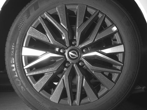 Used 2025 Nissan Altima 2.5 SV FWD image 15