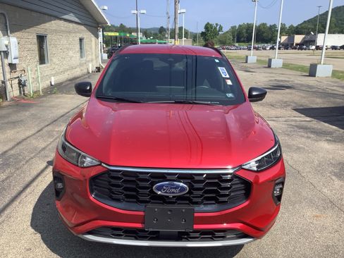 Used 2023 Ford Escape ST-Line Select w/ Tech Pack #2 image 2