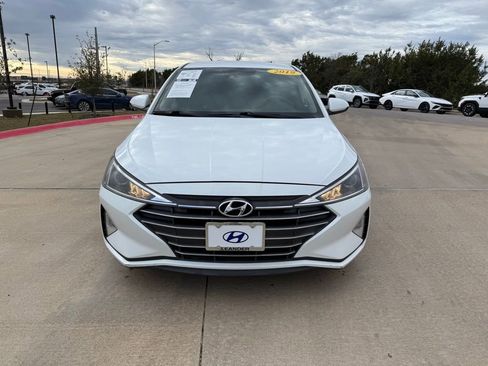 Used 2019 Hyundai Elantra SEL image 2