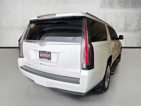 Used 2018 Cadillac Escalade ESV Platinum image 5