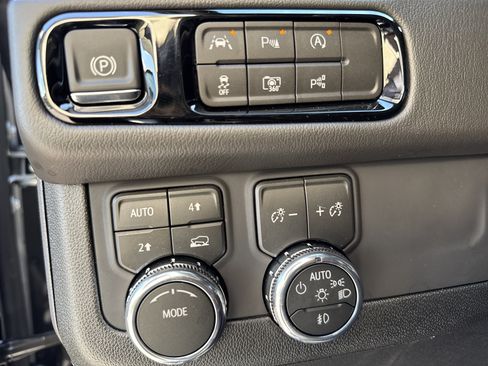 New 2026 GMC Yukon Denali AWD/4WD image 19