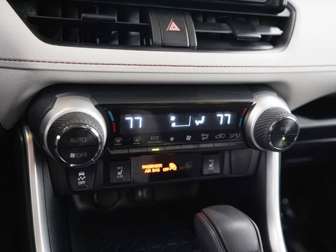 Used 2019 Toyota RAV4 XLE w/ Convenience Package image 23