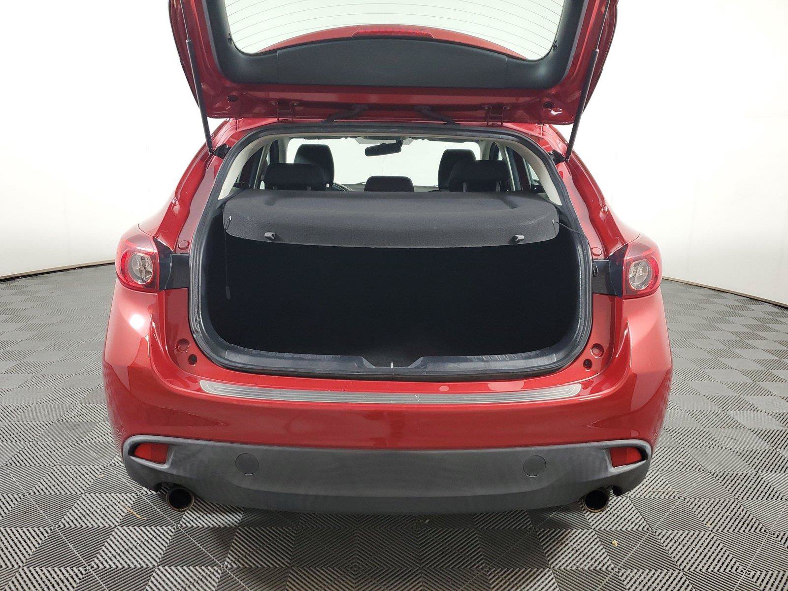 Used 2016 MAZDA MAZDA3 i Sport w/ Preferred Equipment Package FWD image 9