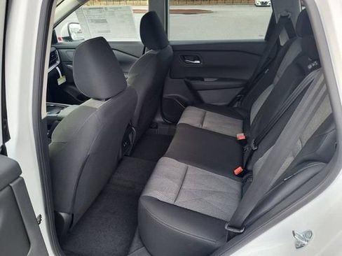 Used 2026 Nissan Rogue SV FWD image 14
