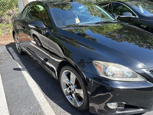 Used 2011 Lexus IS 250C w/ Luxury Pkg RWD image 2