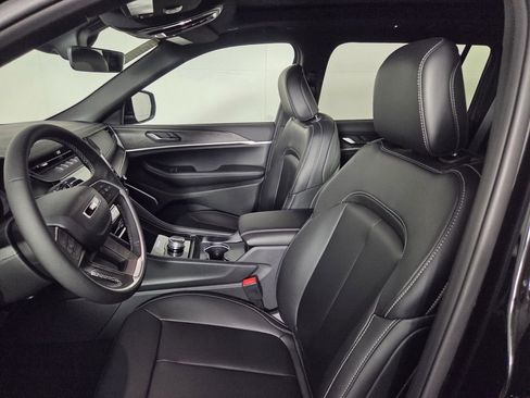 New 2026 Jeep Grand Cherokee L Limited RWD image 9