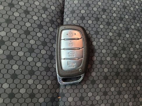 Used 2019 Hyundai Ioniq Plug-In Hybrid FWD image 32
