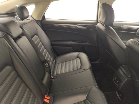 Used 2018 Ford Fusion SE w/ Equipment Group 602A image 19