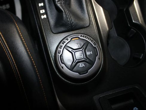 Used 2023 Ford Bronco Badlands image 32