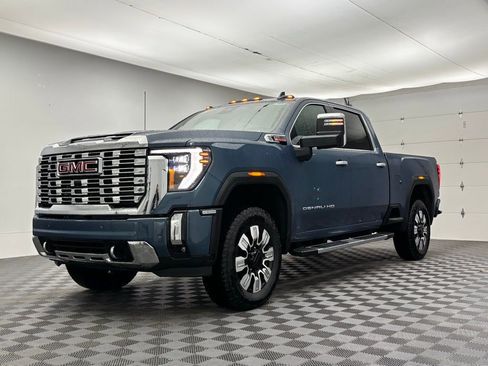 New 2025 GMC Sierra 2500 Denali w/ Denali Reserve Package image 14