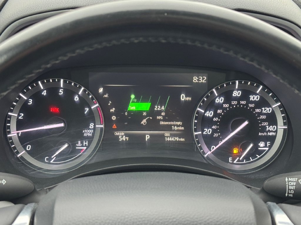 Used 2021 Toyota Highlander XLE AWD/4WD image 14