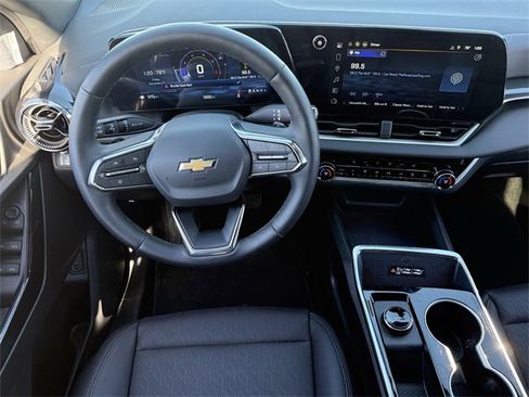 New 2026 Chevrolet Equinox LT w/ Convenience Package II image 11